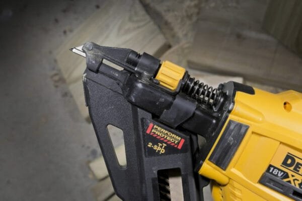 Akunaelapüstol Dewalt D693P2