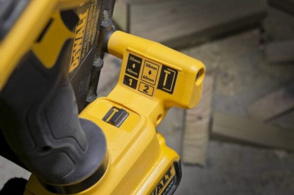 Akunaelapüstol Dewalt D693P2