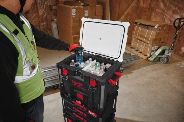 Jahutuskast Milwaukee PACKOUT COOLER XL