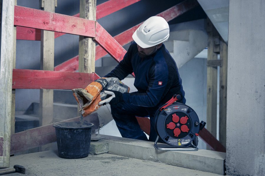 Professionaalne pikendusjuhe 300 KU 2100, IP44, 25 m H07RN-F 3G1,5, Brennenstuhl