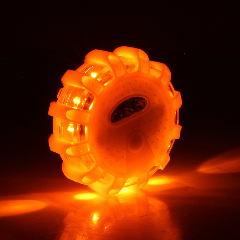 LAMP, OHU- JA HOIATUS, 15 LED-i, 9 VALGUSMUSTRIT, VÕIMSUS: 3 BATERIE AAA, MEREVAIGUKOLLANE