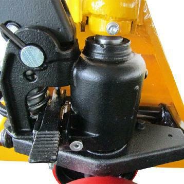 PALLET TRUCK, 685x1220MM - 2.5T W/hüdraulika LIFT