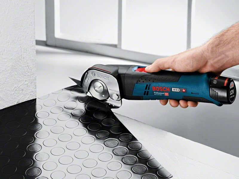 Akuga universaalkäärid Bosch GUS 12V-300 (2x2.0Ah + laadija)