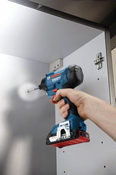 Akulöökkruvikeeraja Bosch GDR 18V-160 (2x2.0Ah + laadija)
