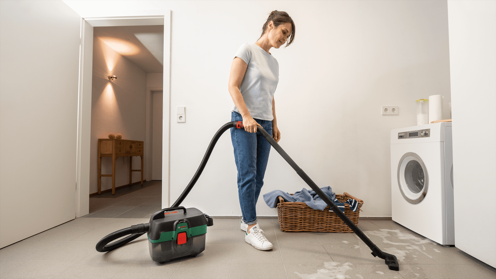 Akutolmuimeja Bosch AdvancedVac 18V-8 (ilma aku ja laadijata)