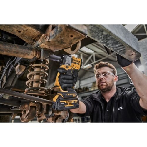 Akulöökmutrikeeraja Dewalt DCF921NT (ilma aku ja laadijata)