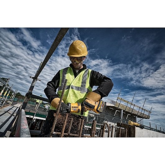 Akunurklihvija Dewalt DFDCG418T2