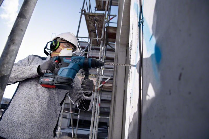 Akupuurvasar Bosch GBH 18V-34 CF SDS Plus (ProCore 2x8.0Ah + kiirlaadija + Como)