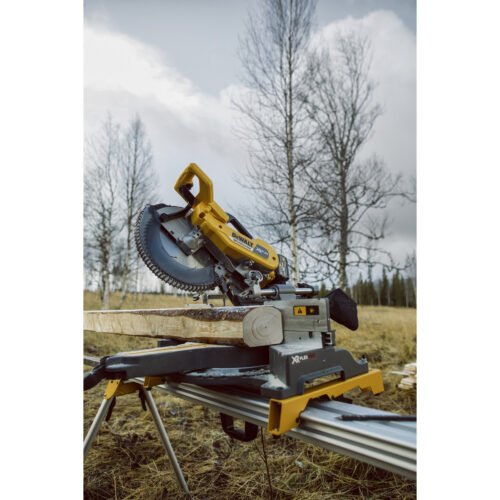 Järkamissaag Dewalt DHS780N (ilma aku ja laadijata)