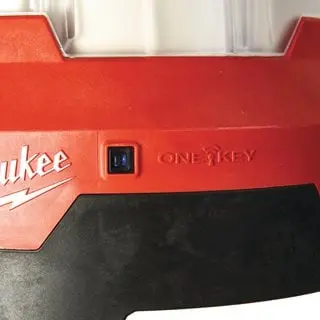 LED-valgusti Milwaukee M18 ONESLSP-0 (ilma aku ja laadijata)