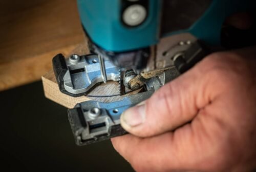 Lihvitud hammastega ja hammastatud seljaga HCS tikksaeleht puidu profiilsaagimiseks