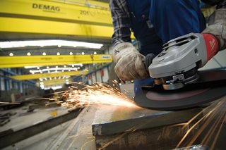 Nurklihvija Milwaukee AGVM 24-230 GEX