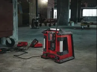 Raadio Milwaukee M18 RC-0