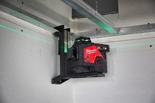 Ristjoonlaser Milwaukee M12 3PL-0C (ilma aku ja laadijata)